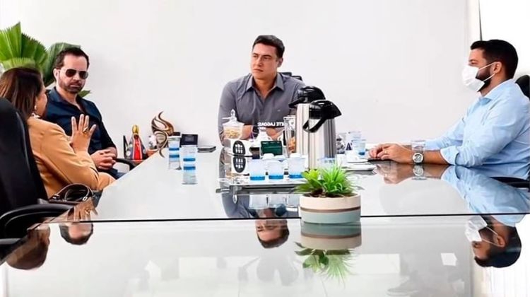 Notícia: Presidente da ACI se reúne com prefeito Douglas Melo